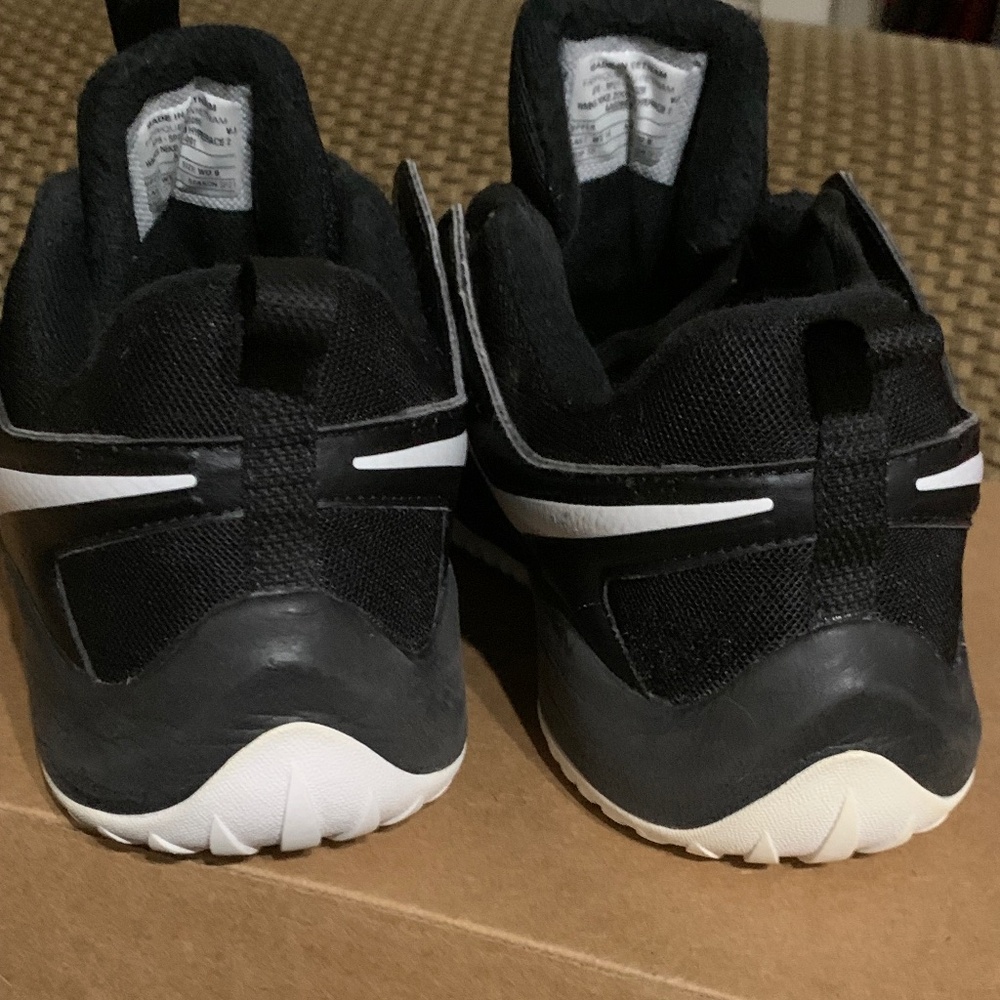 Nike tennis shoes